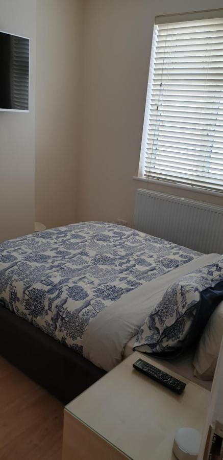 London Luxury 3 Bedroom 2 Bathrooms Flat 1 Min To Redbridge Station Free Parking & Wifi Wanstead Zewnętrze zdjęcie