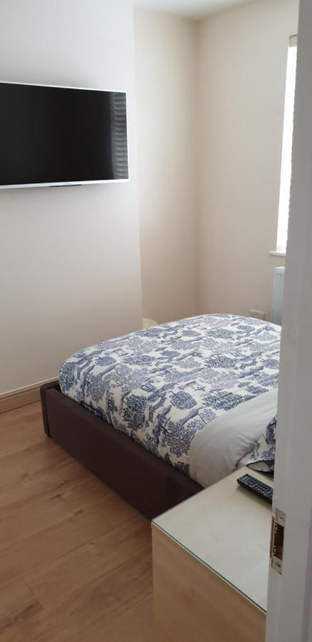 London Luxury 3 Bedroom 2 Bathrooms Flat 1 Min To Redbridge Station Free Parking & Wifi Wanstead Zewnętrze zdjęcie