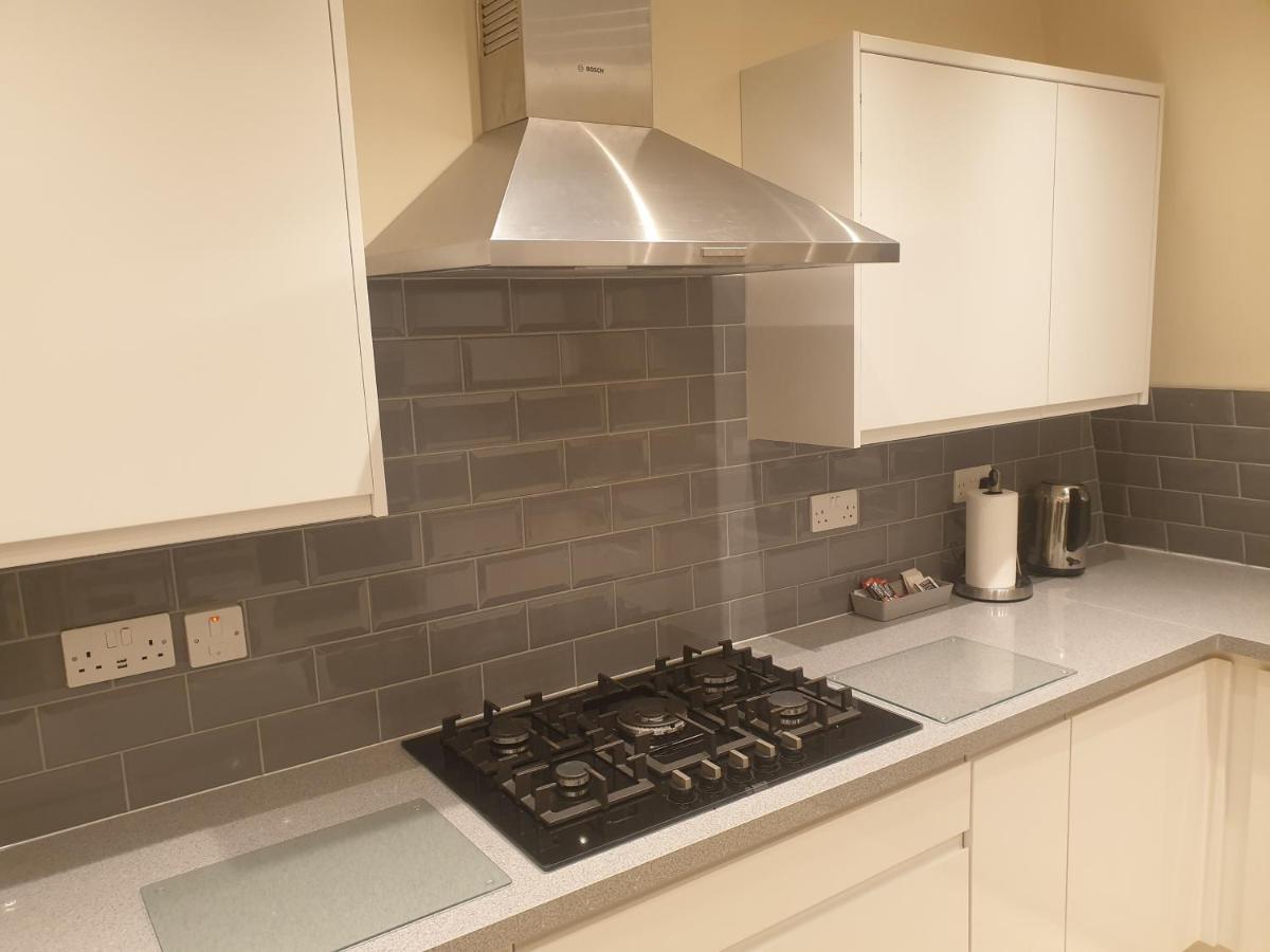 London Luxury 3 Bedroom 2 Bathrooms Flat 1 Min To Redbridge Station Free Parking & Wifi Wanstead Zewnętrze zdjęcie