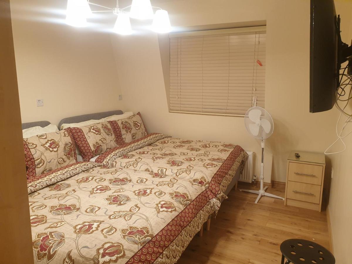 London Luxury 3 Bedroom 2 Bathrooms Flat 1 Min To Redbridge Station Free Parking & Wifi Wanstead Zewnętrze zdjęcie