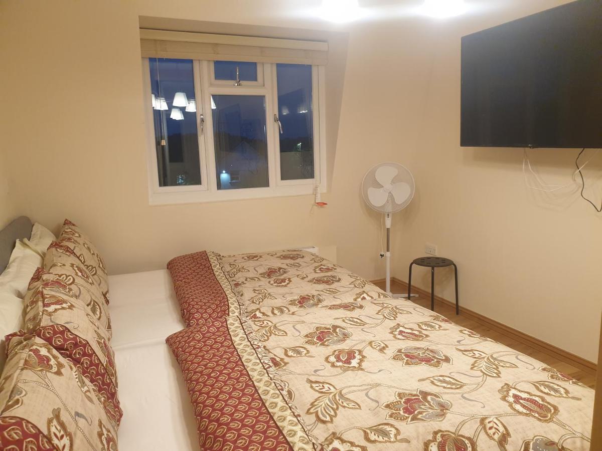 London Luxury 3 Bedroom 2 Bathrooms Flat 1 Min To Redbridge Station Free Parking & Wifi Wanstead Zewnętrze zdjęcie