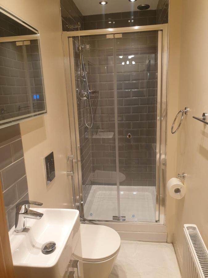 London Luxury 3 Bedroom 2 Bathrooms Flat 1 Min To Redbridge Station Free Parking & Wifi Wanstead Zewnętrze zdjęcie